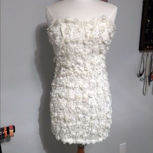 Potter’s Pot Strapless White Flower Dress